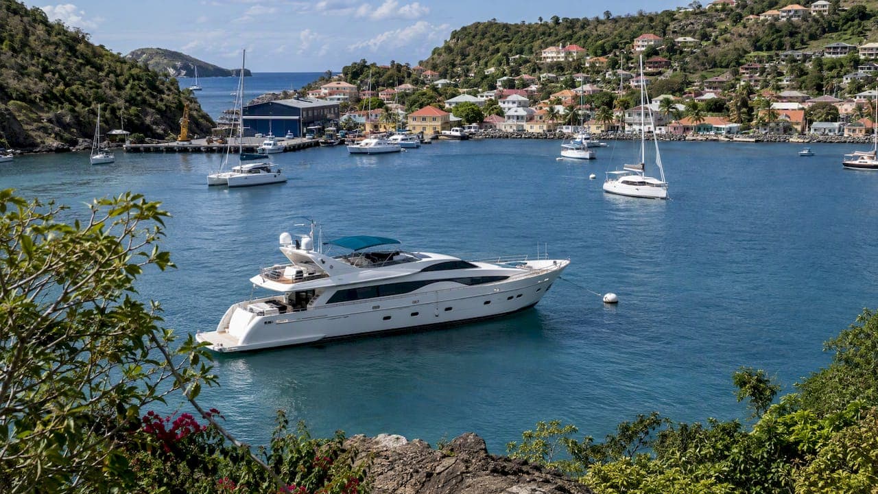 South Pacific vs Caribbean: Which Yacht Charter Fits You?