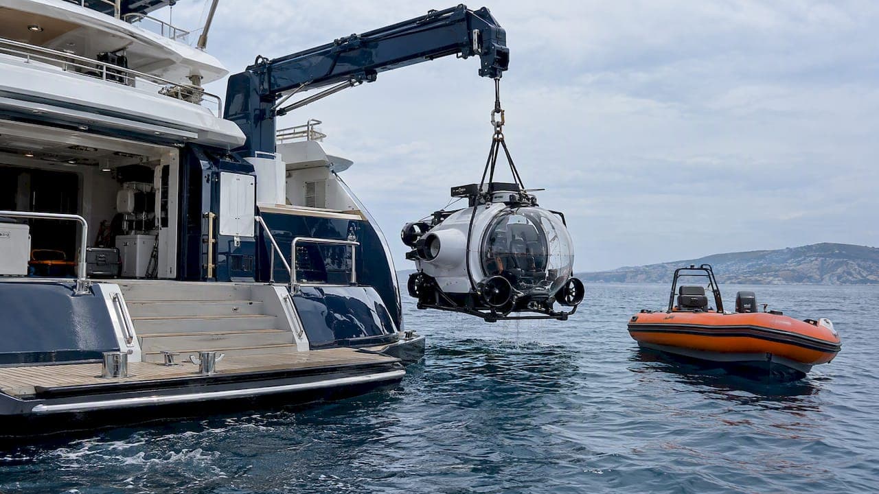 Submersibles on Yacht Charters: What to Know Before You Book
