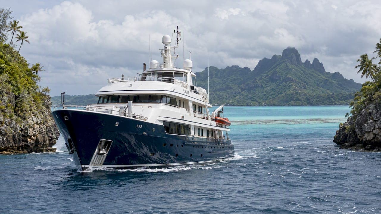 Expedition vs Luxury Cruise: Which Is Right for You?